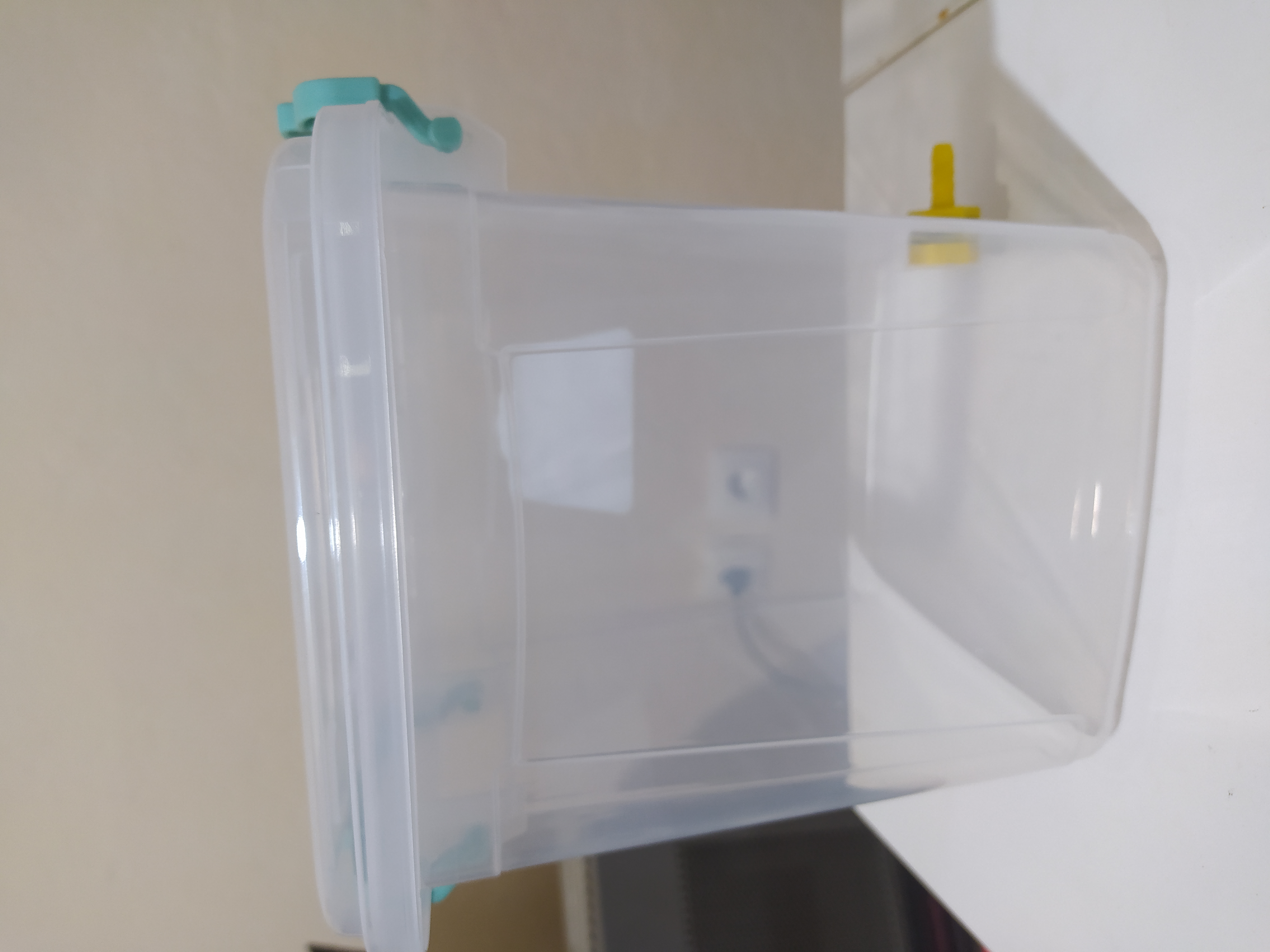 5 Lt. Üst su deposu bağlantı aparatı ile birlikte